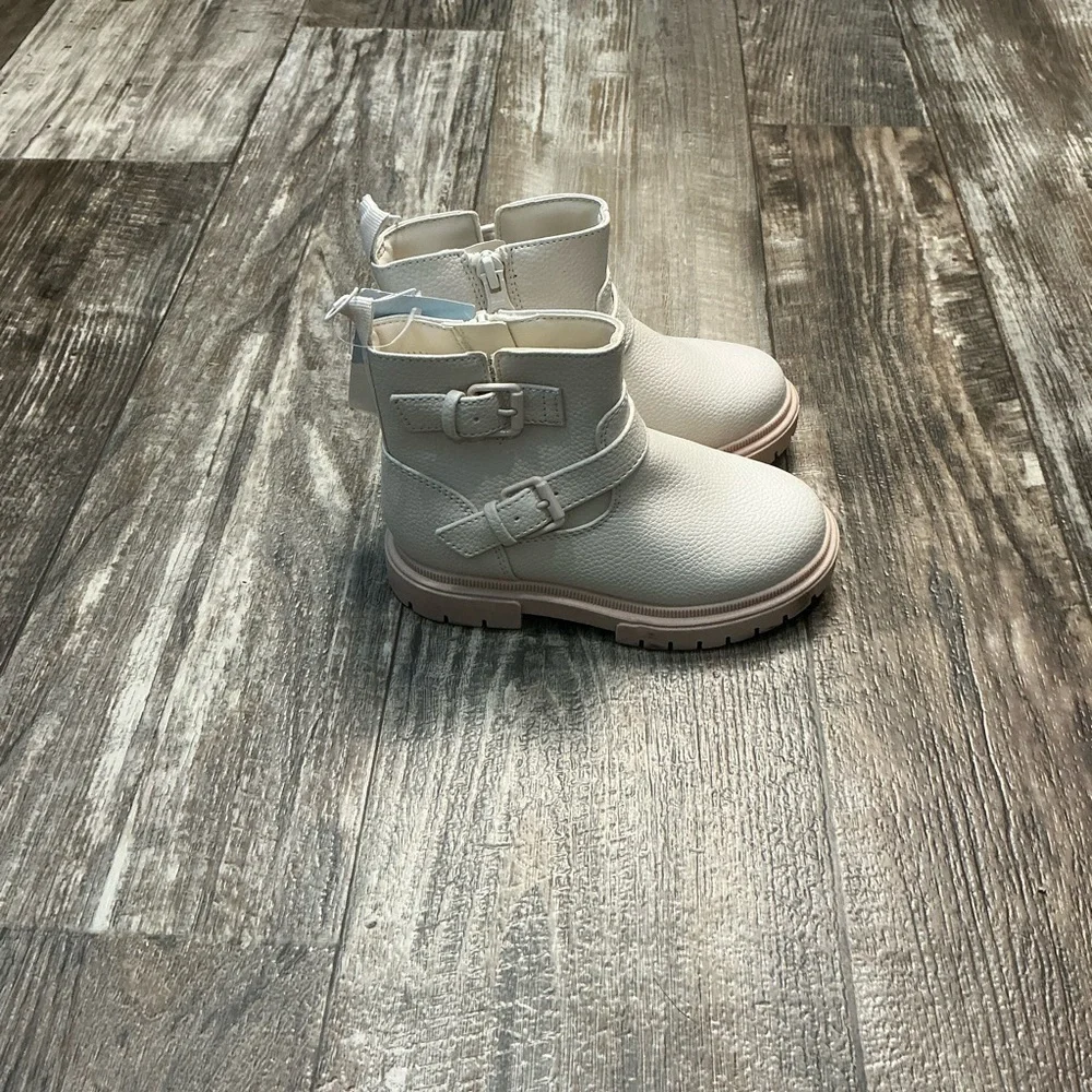 Cat & Jack Kids Cream Buckle Ankle Boots Size 9